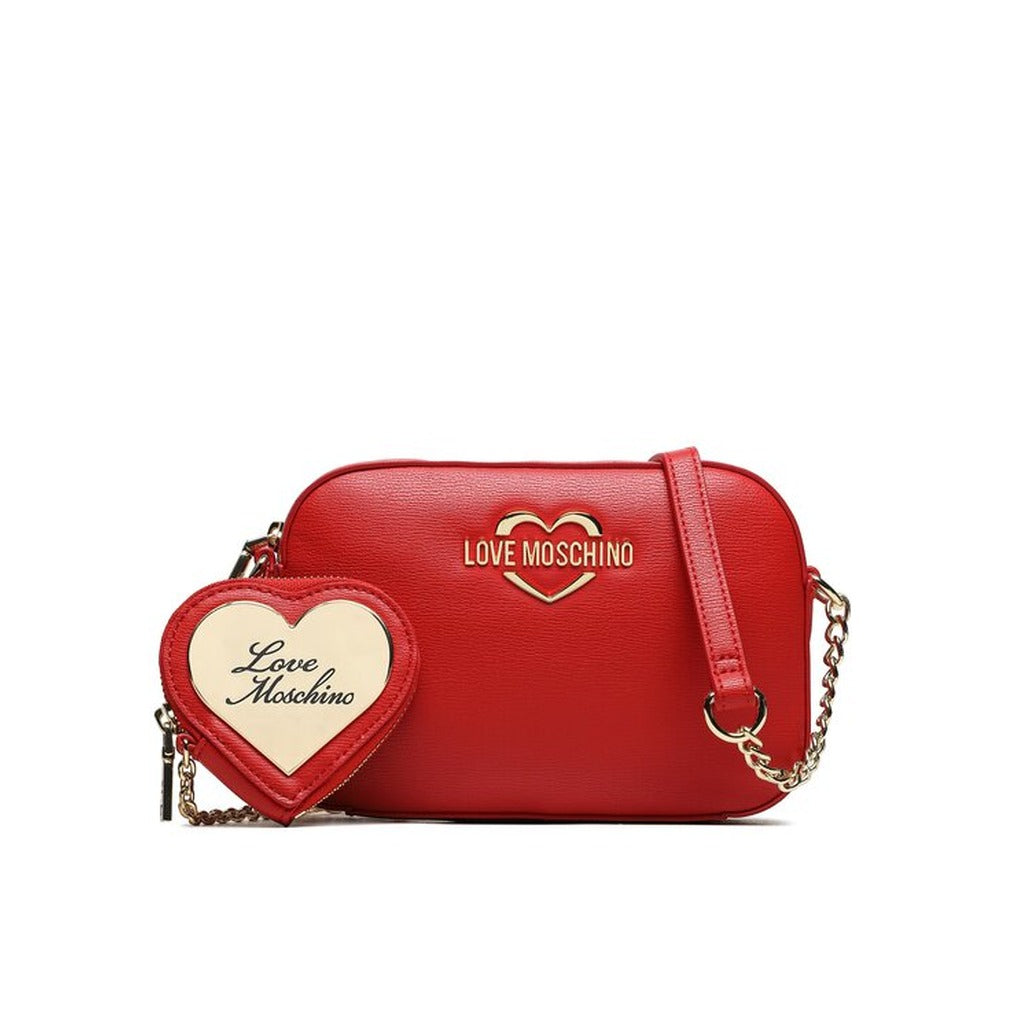 Love Moschino – شنطة كروس جلد صناعي أحمر مزينة بقلب وشعار ذهبي